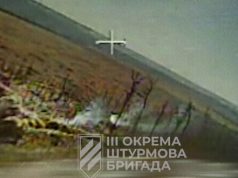 Бійці З-ї ОШБр дронами зупинили 2 танки та МТЛБ окупантів на Харківщині. ВIДЕО Бійці-З-ї-ОШБр-дронами-зупинили-2-танки-та-МТЛБ-окупантів-на-Харківщині.-ВiДЕО