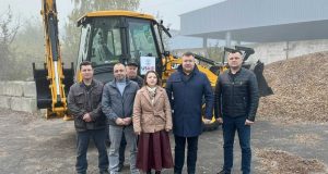КП “Нововолинськтеплокомуненерго” отримало сучасний екскаватор-навантажувач КП-“Нововолинськтеплокомуненерго”-отримало-сучасний-екскаватор-навантажувач