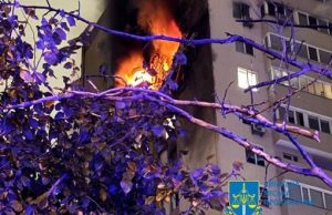 Наслідки влучання “Шахеда” в багатоповерхівку у Солом’янському районі Києва. ФОТОрепортаж Наслідки-влучання-“Шахеда”-в-багатоповерхівку-у-Солом’янському-районі-Києва.-ФОТОрепортаж