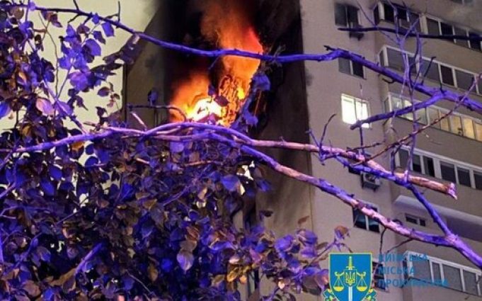 Наслідки влучання “Шахеда” в багатоповерхівку у Солом’янському районі Києва. ВІДЕО+ФОТОрепортаж Наслідки-влучання-“Шахеда”-в-багатоповерхівку-у-Солом’янському-районі-Києва.-ВІДЕО+ФОТОрепортаж
