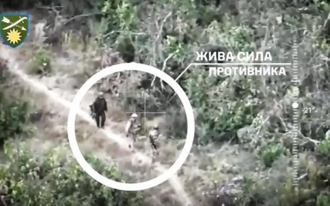 Удар по групі ворожої піхоти з ПТРК “Стугна-П” від бійців 66 ОМБр на Донеччині. ВIДЕО Удар-по-групі-ворожої-піхоти-з-ПТРК-“Стугна-П”-від-бійців-66-ОМБр-на-Донеччині.-ВiДЕО
