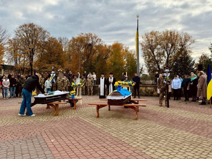 Нововолинська громада віддала останню шану двом Героям Нововолинська-громада-віддала-останню-шану-двом-Героям