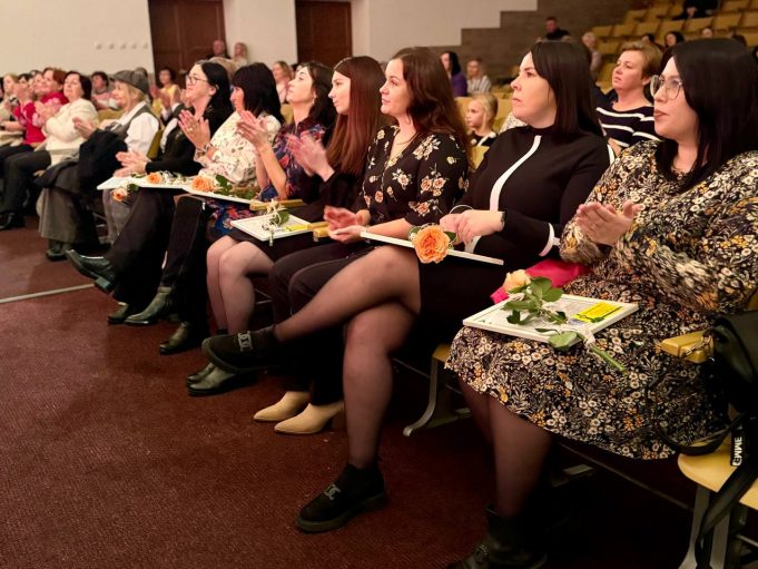 Працівників соціальної сфери Нововолинської громади привітали з професійним святом Працівників-соціальної-сфери-Нововолинської-громади-привітали-з-професійним-святом