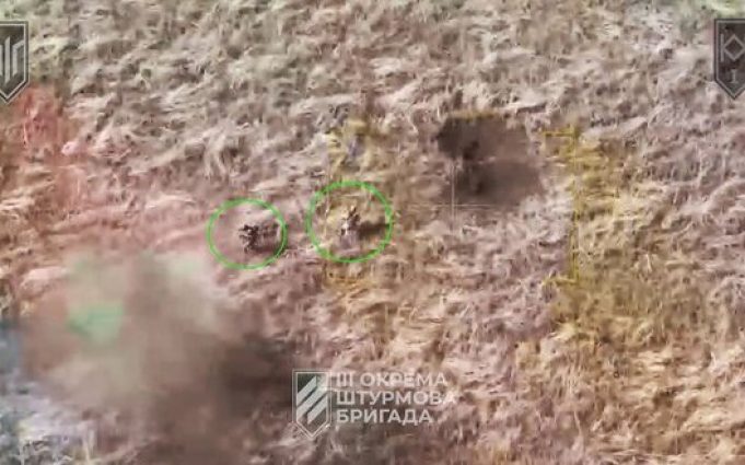 Бійці 3 ОШБр ліквідували групу окупантів на підступах до наших позицій на Харківщині. ВIДЕО Бійці-3-ОШБр-ліквідували-групу-окупантів-на-підступах-до-наших-позицій-на-Харківщині.-ВiДЕО