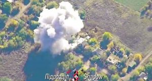 Сили оборони атакували будівлю, де переховувалося 25 російських піхотинців. ВIДЕО Сили-оборони-атакували-будівлю,-де-переховувалося-25-російських-піхотинців.-ВiДЕО