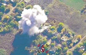 Сили оборони атакували будівлю, де переховувалося 25 російських піхотинців. ВIДЕО Сили-оборони-атакували-будівлю,-де-переховувалося-25-російських-піхотинців.-ВiДЕО