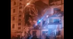 Зеленський опублікував відео з місця удару КАБ по дев’ятиповерхівці у Харкові. ВIДЕО Зеленський-опублікував-відео-з-місця-удару-КАБ-по-дев’ятиповерхівці-у-Харкові.-ВiДЕО