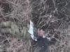Окупант втратив голову після скиду із українського дрона. ВIДЕО 18+ Окупант-втратив-голову-після-скиду-із-українського-дрона.-ВiДЕО-18+