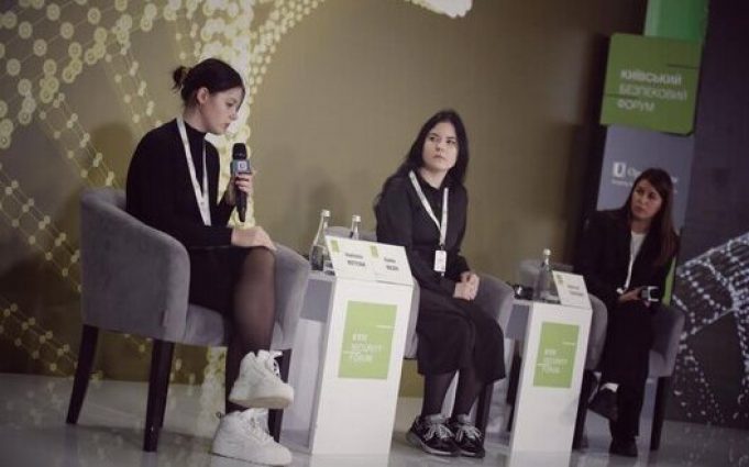 Насильство, залякування та тиск: українські підлітки на КБФ розповіли про депортацію в РФ. ВIДЕО Насильство,-залякування-та-тиск:-українські-підлітки-на-КБФ-розповіли-про-депортацію-в-РФ.-ВiДЕО