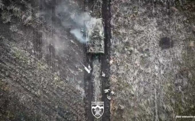 Бійці 10 ОГШБр під час ворожого штурму знищили 6 танків і 9 БМП, а також... Бійці-10-ОГШБр-під-час-ворожого-штурму-знищили-6-танків-і-9-БМП,-а-також.