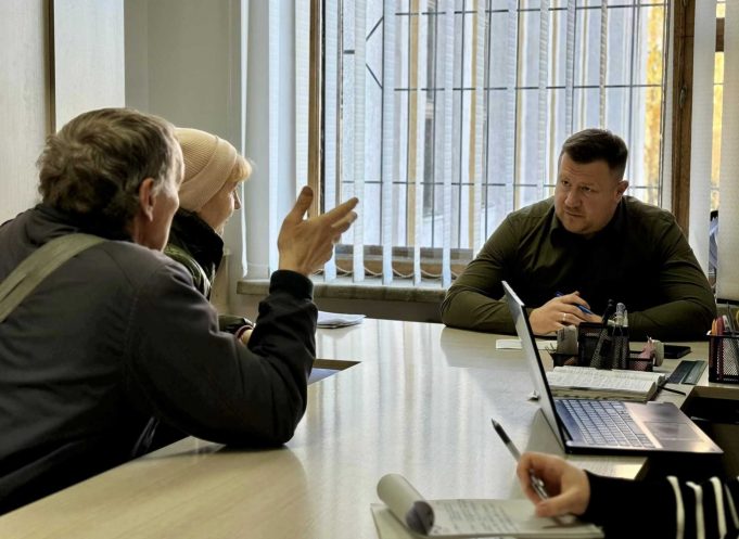 Міський голова провів прийом громадян у Нововолинську: 26 мешканців звернулися за допомогою Міський-голова-провів-прийом-громадян-у-Нововолинську:-26-мешканців-звернулися-за-допомогою