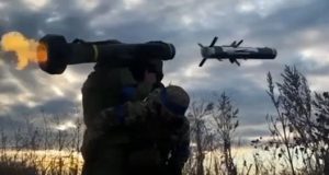 Морпіхи із 36-ї бригади знищують російську БМП із ПТРК “Javelin”. ВIДЕО Морпіхи-із-36-ї-бригади-знищують-російську-БМП-із-ПТРК-“javelin”.-ВiДЕО