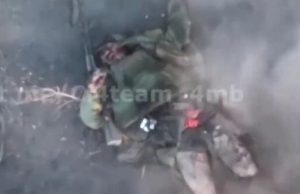 Два з половиною десятки росіян додихають на полі бою. ВIДЕО 18+ Два-з-половиною-десятки-росіян-додихають-на-полі-бою.-ВiДЕО-18+