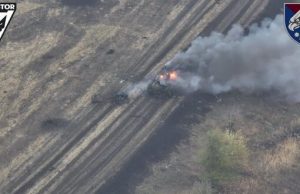 Бійці 25 ОПДБр атакують “буханку” і три БТР росіян на Покровському напрямку. ВIДЕО Бійці-25-ОПДБр-атакують-“буханку”-і-три-БТР-росіян-на-Покровському-напрямку.-ВiДЕО