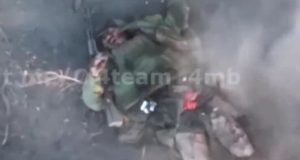 Два з половиною десятки росіян конають на полі бою. ВIДЕО 18+ Два-з-половиною-десятки-росіян-конають-на-полі-бою.-ВiДЕО-18+
