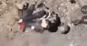 Росіянин застрелився із автомата на полі бою. ВIДЕО 18+ Росіянин-застрелився-із-автомата-на-полі-бою.-ВiДЕО-18+