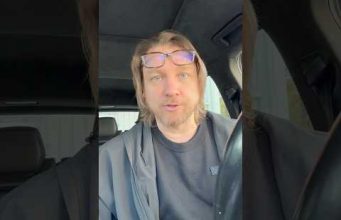 Божевільних затримують, коли справжні зрадники спокійно гуляють Києвом! (ВІДЕО) Божевільних затримують, коли справжні зрадники спокійно гуляють Києвом! (ВІДЕО)