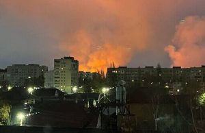 Безпілотники атакували Брянськ у РФ, ймовірно, горить військова частина. ВIДЕО Безпілотники-атакували-Брянськ-у-РФ,-ймовірно,-горить-військова-частина.-ВiДЕО