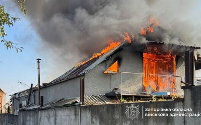 Протягом тижня РФ випустила по Україні 800 КАБів та близько 600 дронів. Цієї ночі –... Протягом-тижня-РФ-випустила-по-Україні-800-КАБів-та-близько-600-дронів-Цієї-ночі-–.