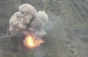 Ворожа бронемашина злітає у повітря після наїзду на фугасну міну на Курщині. ВIДЕО Ворожа-бронемашина-злітає-у-повітря-після-наїзду-на-фугасну-міну-на-Курщині.-ВiДЕО