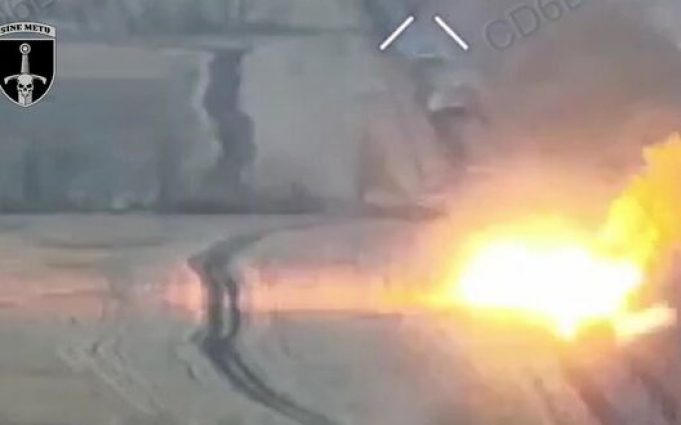 Воїни 66 ОМБр знищили 2 танки, 6 ББМ, а також ліквідували майже 30 окупантів. ВIДЕО Воїни-66-ОМБр-знищили-2-танки,-6-ББМ,-а-також-ліквідували-майже-30-окупантів.-ВiДЕО
