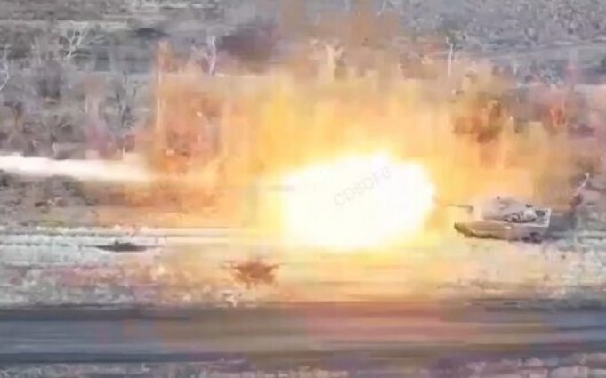 Український екіпаж німецького танка Leopard 2A4 чистить перелісок від окупантів. ВIДЕО Український-екіпаж-німецького-танка-leopard-2a4-чистить-перелісок-від-окупантів.-ВiДЕО