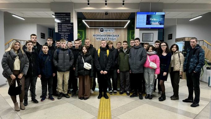 Студенти Нововолинського електромеханічного фахового коледжу ознайомилися з роботою ЦНАПу Студенти-Нововолинського-електромеханічного-фахового-коледжу-ознайомилися-з-роботою-ЦНАПу