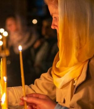 Чи-можна-жінкам-заходити-до-храму-в-брюках:-пояснення-священника-з-Волині