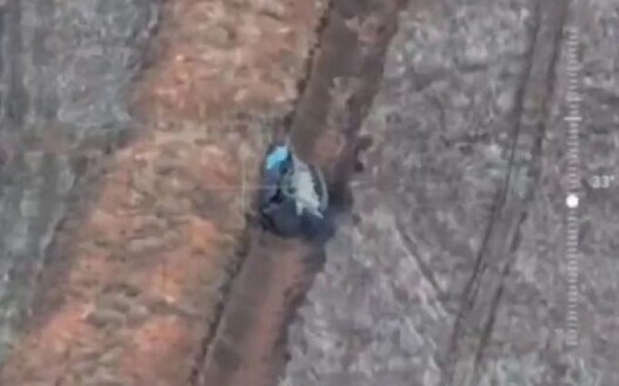 Новітній російський танк Т-90М “Прорыв” упав у протитанковий рів і перекинувся догори дриґом. ВIДЕО Новітній-російський-танк-Т-90М-“Прорыв”-упав-у-протитанковий-рів-і-перекинувся-догори-дриґом.-ВiДЕО