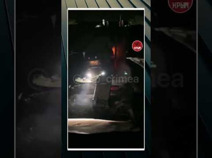У Криму ВТОМИВСЯ МІСТ (ВІДЕО) У Криму ВТОМИВСЯ МІСТ (ВІДЕО)