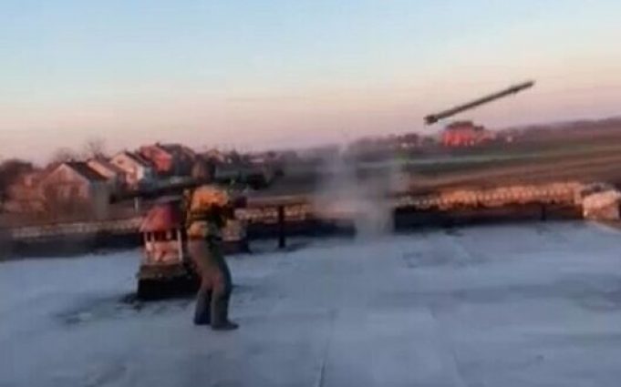 Жінка-військова збила ворожу крилату ракету з ПЗРК “Ігла”: “Наташа, попала!”. ВIДЕО Жінка-військова-збила-ворожу-крилату-ракету-з-ПЗРК-“Ігла”:-“Наташа,-попала!”.-ВiДЕО