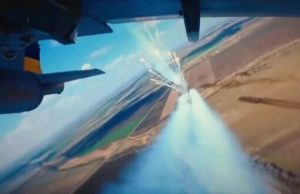 Пара українських штурмовиків СУ-25 атакують окупантів американськими ракетами “Zuni”. ВIДЕО Пара-українських-штурмовиків-СУ-25-атакують-окупантів-американськими-ракетами-“zuni”.-ВiДЕО