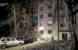 У Глухові безпілотник вдарив по багатоповерхівці: 6 людей загинуло, зокрема дитина. ВIДЕО У-Глухові-безпілотник-вдарив-по-багатоповерхівці:-6-людей-загинуло,-зокрема-дитина.-ВiДЕО