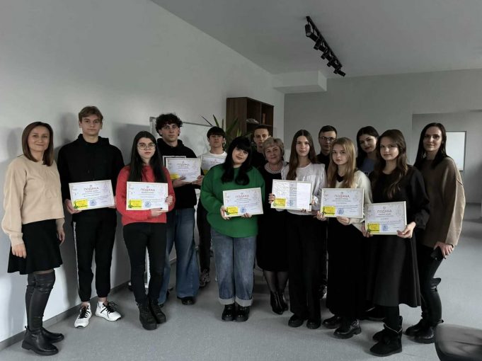 Студентську спільноту Нововолинська привітали з Днем студента Студентську-спільноту-Нововолинська-привітали-з-Днем-студента