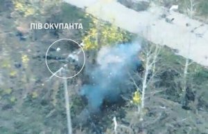 Пів окупанта летить у повітрі після удару дрона-камікадзе. ВIДЕО Пів-окупанта-летить-у-повітрі-після-удару-дрона-камікадзе.-ВiДЕО
