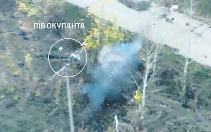 Пів окупанта летить у повітрі після удару дрона-камікадзе. ВIДЕО Пів-окупанта-летить-у-повітрі-після-удару-дрона-камікадзе.-ВiДЕО
