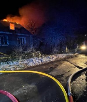 На-Волині-горів-житловий-будинок:-з-пожежі-врятували-чоловіка