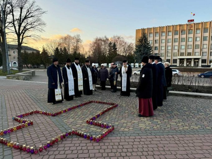 У Нововолинську вшанували жертв Голодоморів У-Нововолинську-вшанували-жертв-Голодоморів