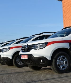 Волинські-первинки-отримали-7-автомобілів-renault-duster