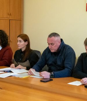 Фінанси,-кадри,-звіти-керівників-закладів-обласного-підпорядкування:-у-Волиньраді-засідала-майнова-комісія