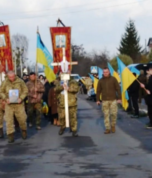 На-Камінь-Каширщині-попрощалися-з-полеглим-Героєм-Ігорем-Дмитруком