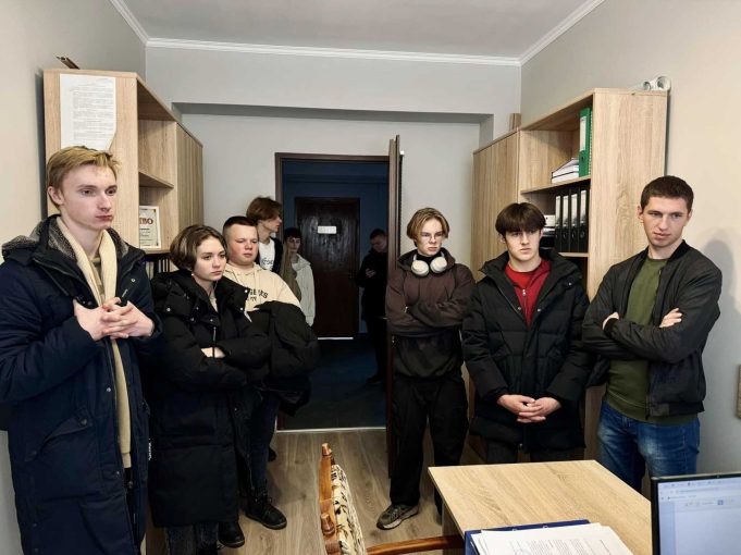 Студенти та активна молодь відвідали Нововолинську міську раду Студенти-та-активна-молодь-відвідали-Нововолинську-міську-раду