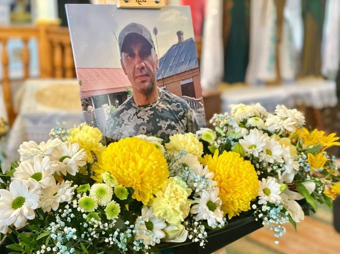 Нововолинська громада попрощалася із полеглим Героєм Володимиром Шелеміним Нововолинська-громада-попрощалася-із-полеглим-Героєм-Володимиром-Шелеміним