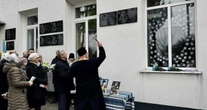 У Грядах відкрили меморіальні дошки загиблим Героям У-Грядах-відкрили-меморіальні-дошки-загиблим-Героям