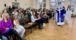Святий Миколай зі своїми помічниками продовжують радувати малечу у Нововолинську Святий-Миколай-зі-своїми-помічниками-продовжують-радувати-малечу-у-Нововолинську