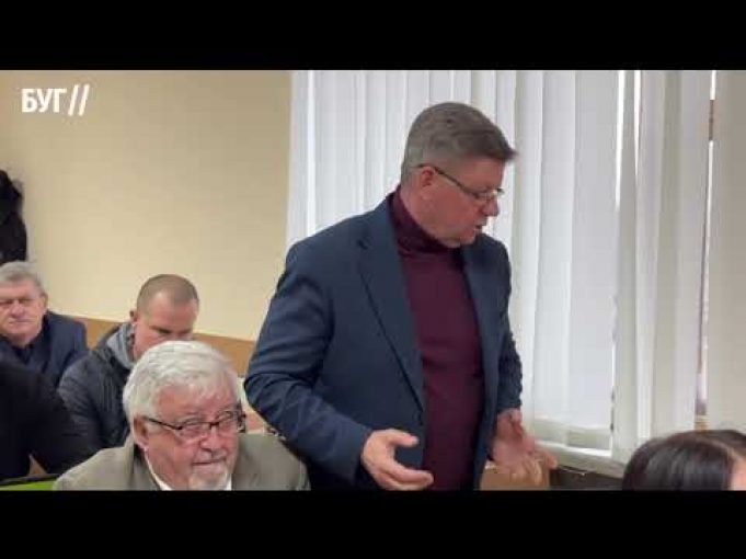 Рішення сесії: підприємець за власний кошт демонтує статую прикордонника в Нововолинську (ВІДЕО) Рішення сесії: підприємець за власний кошт демонтує статую прикордонника в Нововолинську (ВІДЕО)