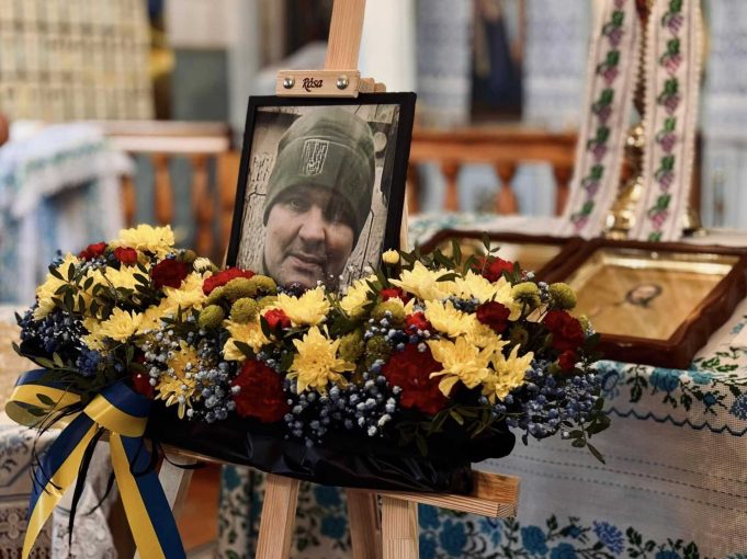 Нововолинська громада попрощалася з Героєм Романом Ковалем Нововолинська-громада-попрощалася-з-Героєм-Романом-Ковалем