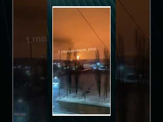 Палає нафтобаза у Брянську (ВІДЕО) Палає нафтобаза у Брянську (ВІДЕО)