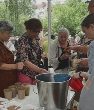 У-Луцьку-благодійна-їдальня-годує-безхатьків-та-усіх-нужденних-в-підземеллі