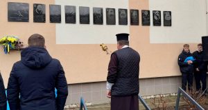 У Нововолинському ліцеї №7 відкрили меморіальні дошки загиблим Героям У-Нововолинському-ліцеї-№7-відкрили-меморіальні-дошки-загиблим-Героям